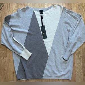 New with tags Aaeda neutral sweater size medium